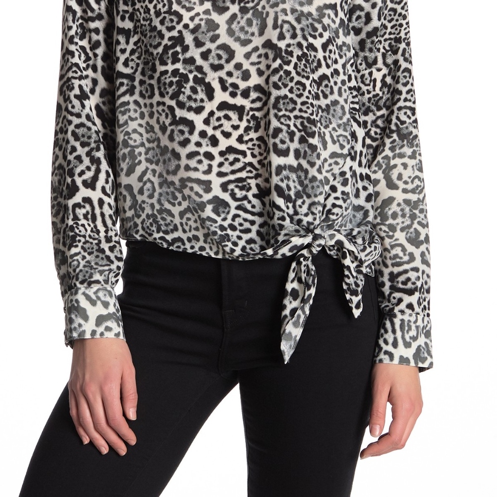 ⚠️ Socialite Tie Front Long Sleeve Blouse Size S - Picture 3 of 8